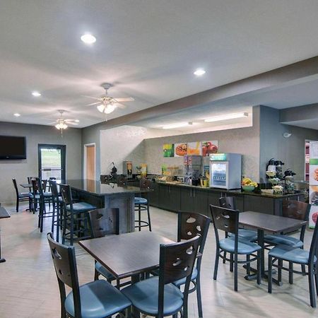 Quality Inn & Suites Grand Prairie Esterno foto