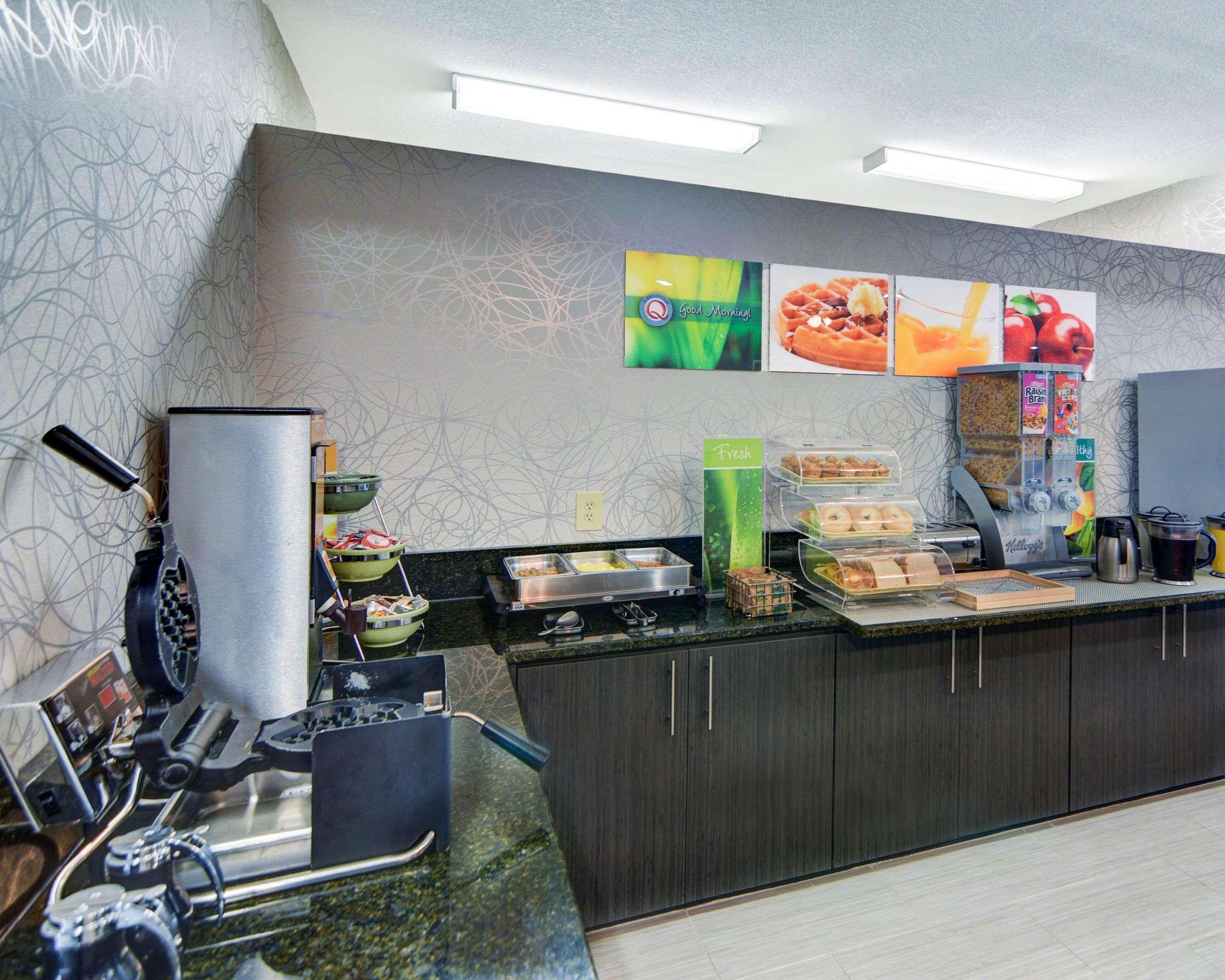 Quality Inn & Suites Grand Prairie Esterno foto