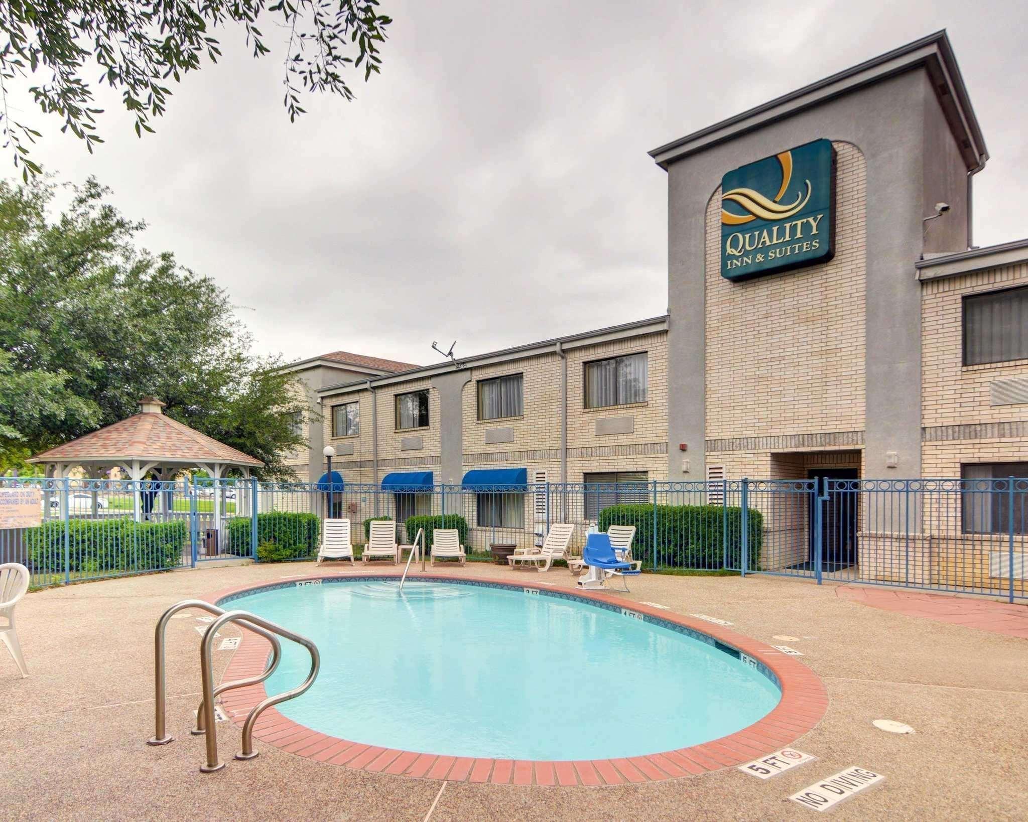 Quality Inn & Suites Grand Prairie Esterno foto