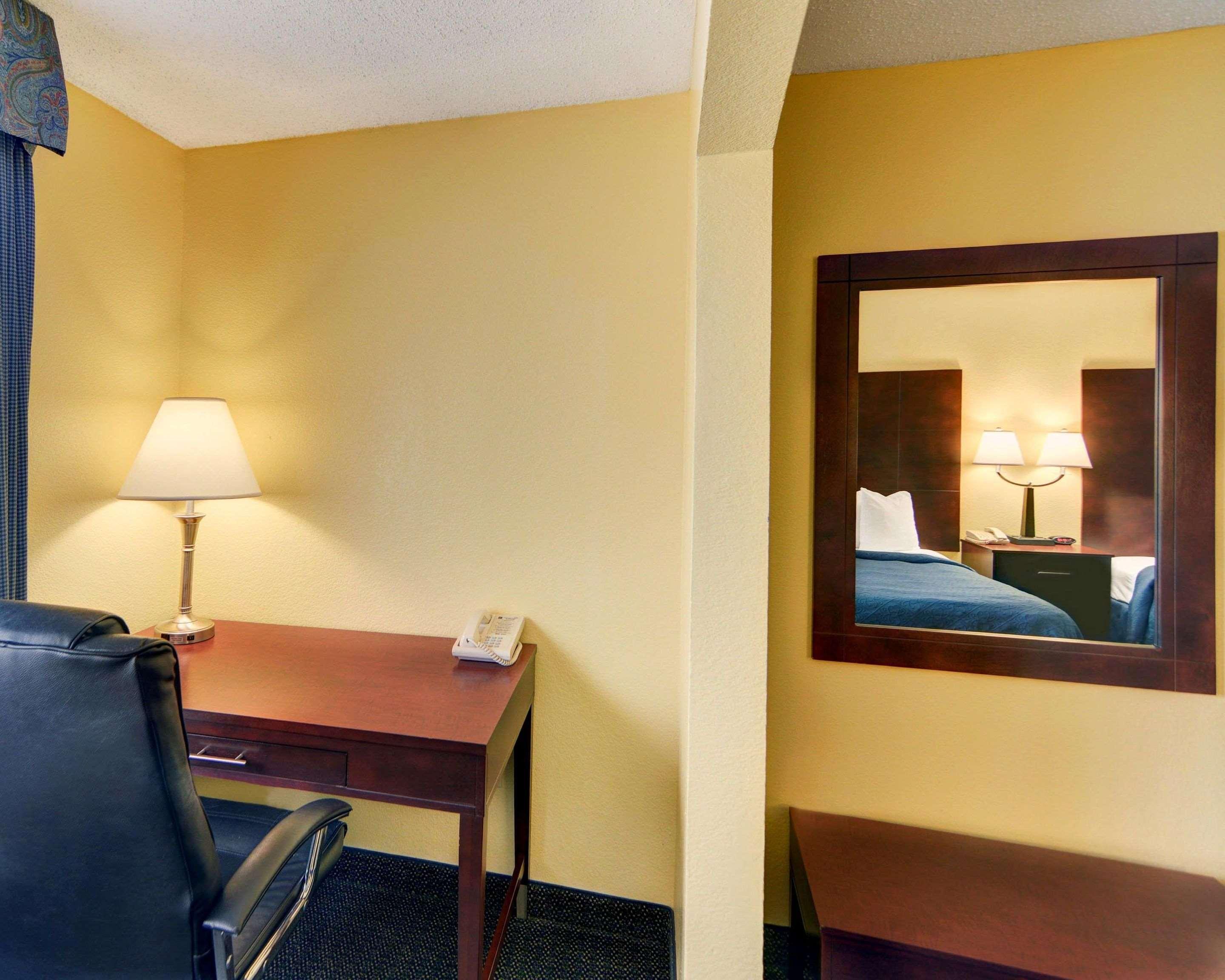 Quality Inn & Suites Grand Prairie Esterno foto