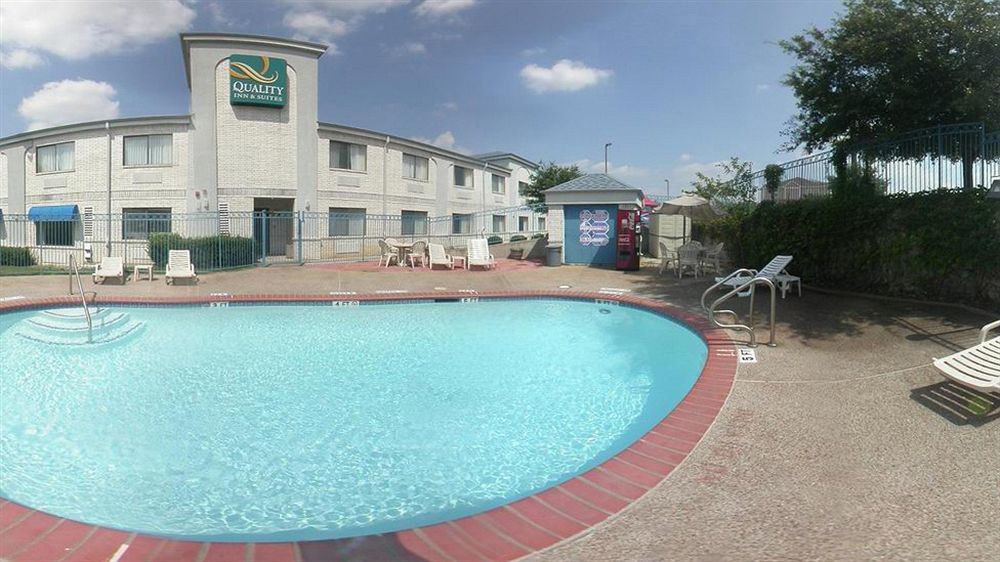 Quality Inn & Suites Grand Prairie Esterno foto